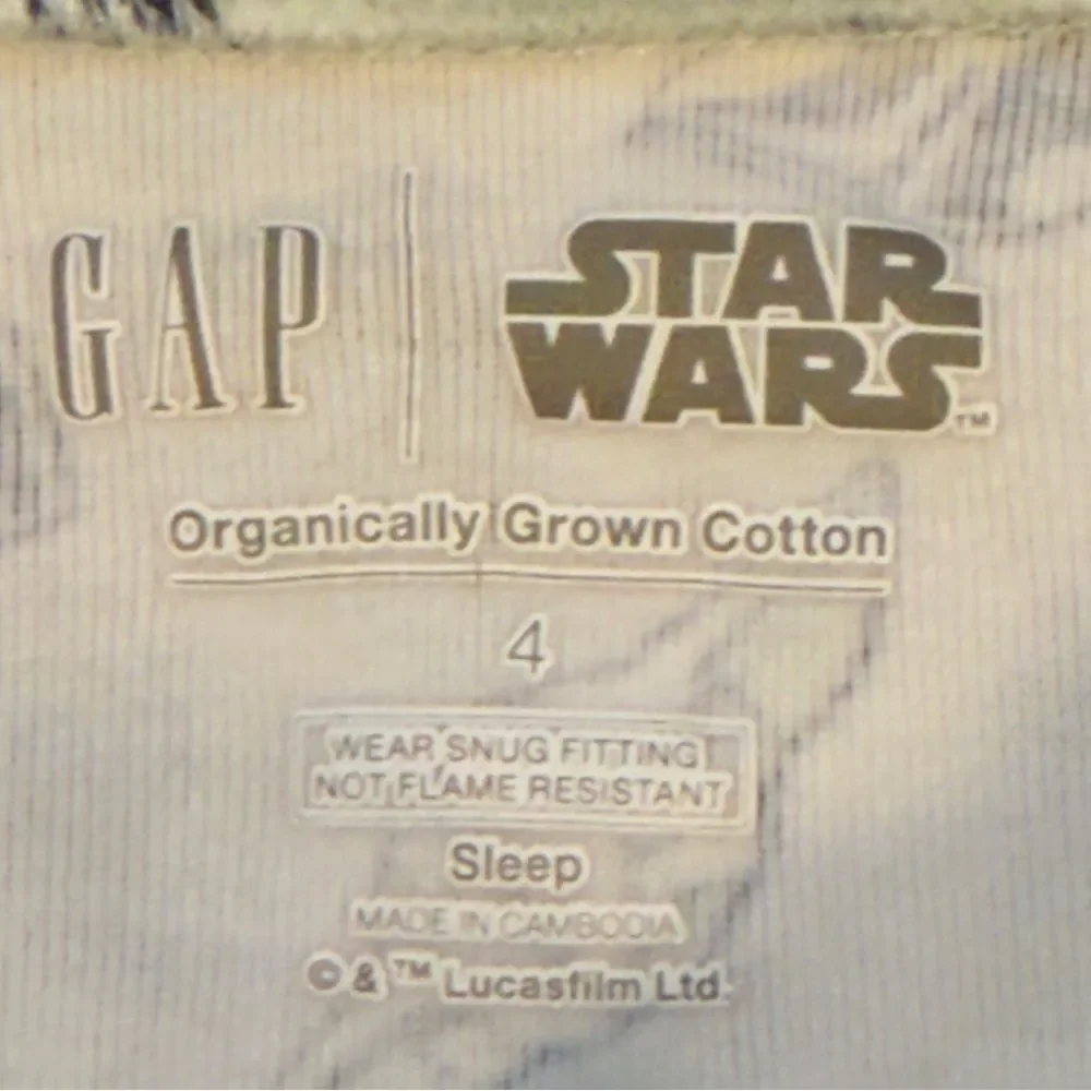GAP Kids Long Sleeve Star Wars Yoda Print Organic Cotton Pajama Set. PJs. 4. 4T.